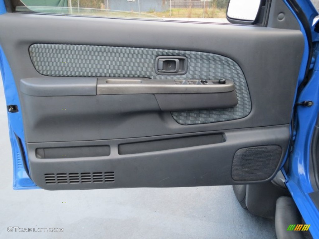 2002 Nissan Xterra SE V6 Gray Celadon Door Panel Photo #73954772