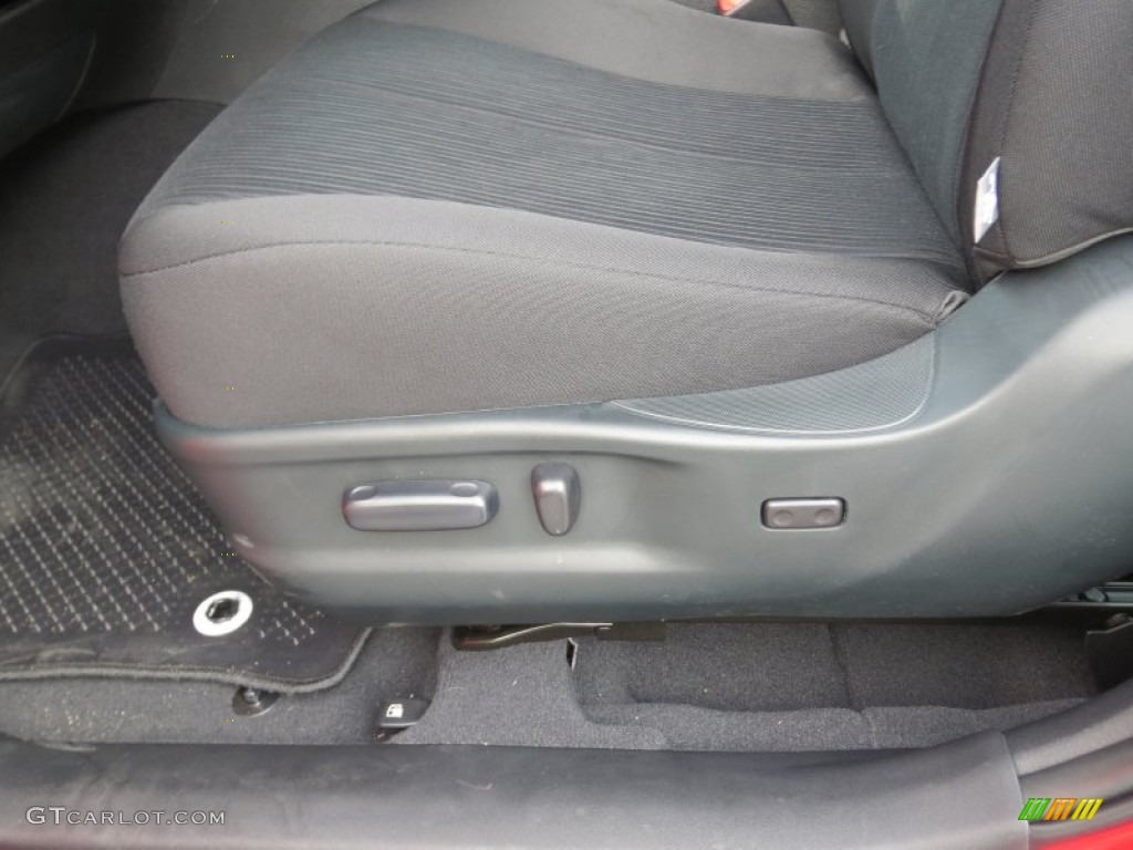 2013 Toyota Venza LE Front Seat Photo #73959779