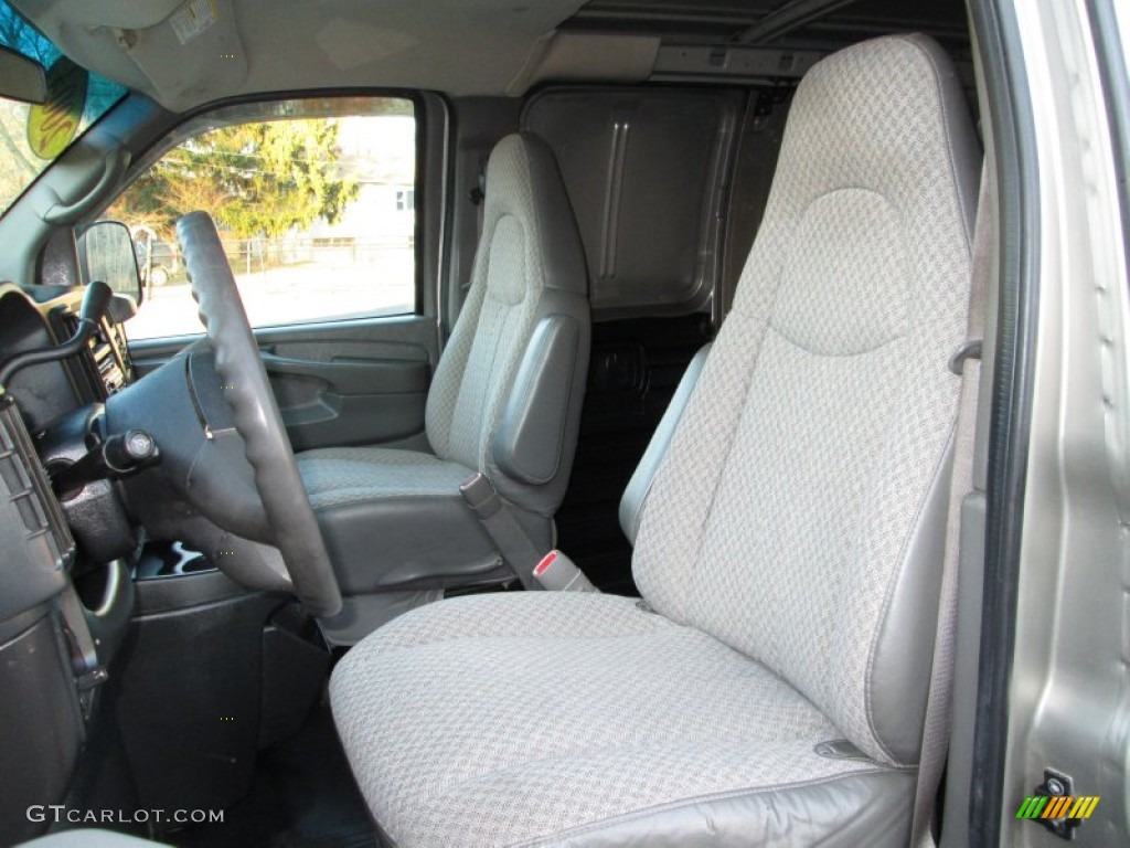 Medium Dark Pewter Interior 2004 Chevrolet Express 1500 Cargo Van Photo #73960526