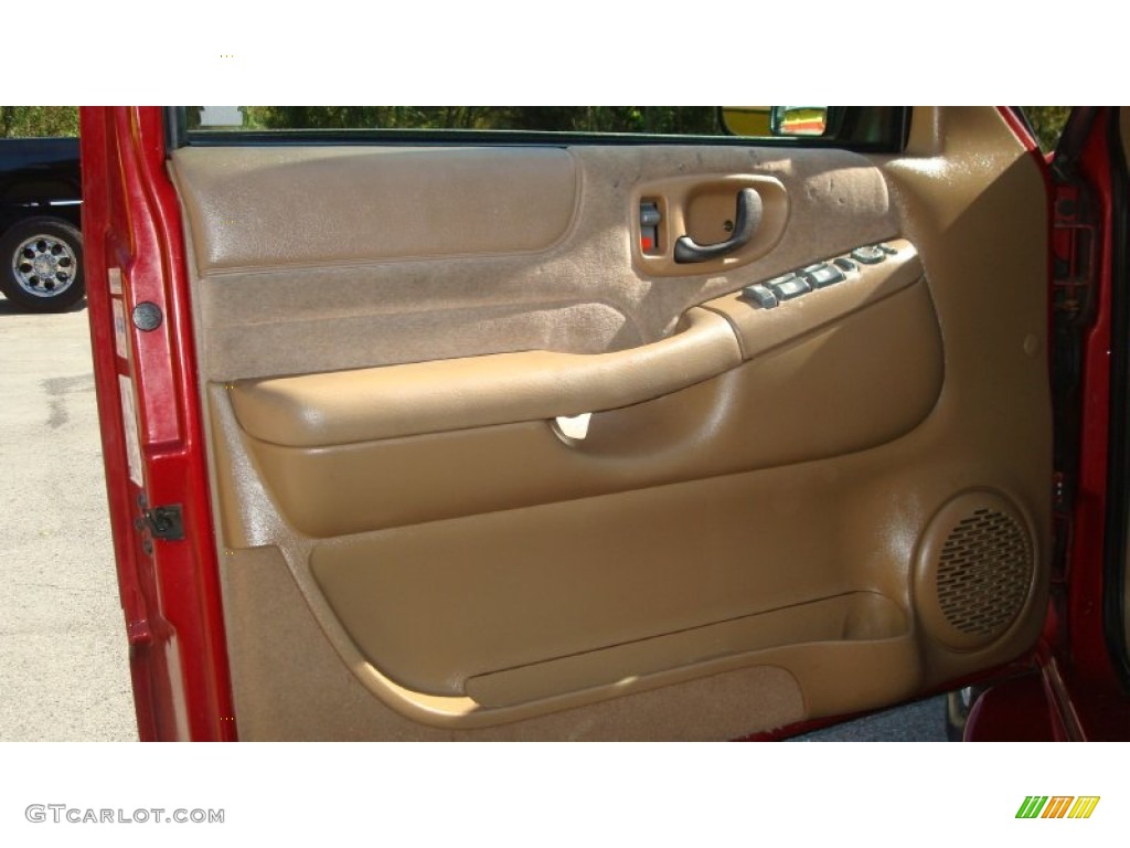 2002 Blazer LS - Dark Cherry Red Metallic / Beige photo #9
