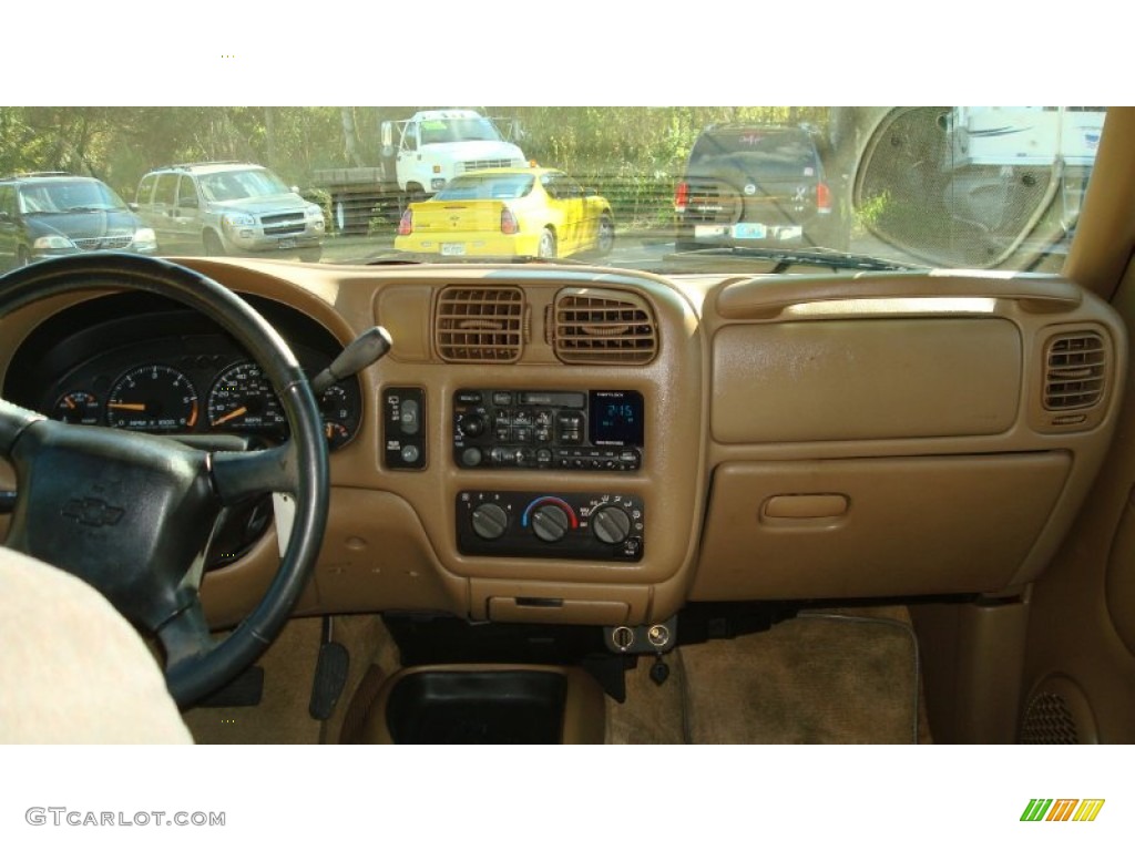 2002 Blazer LS - Dark Cherry Red Metallic / Beige photo #12