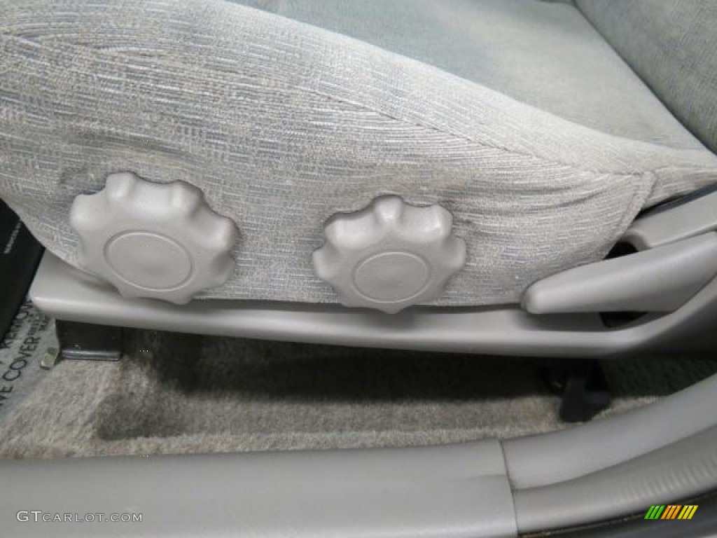 2000 Nissan Altima GXE Front Seat Photo #73960991