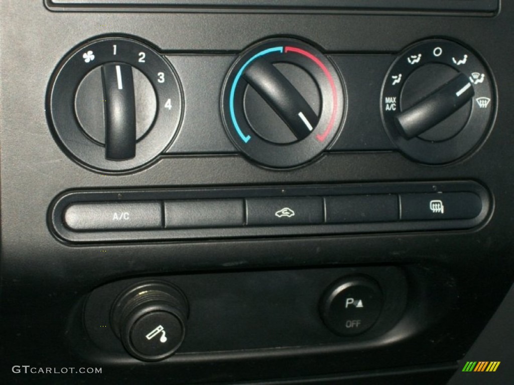 2008 Ford F150 XLT SuperCrew 4x4 Controls Photo #73961915