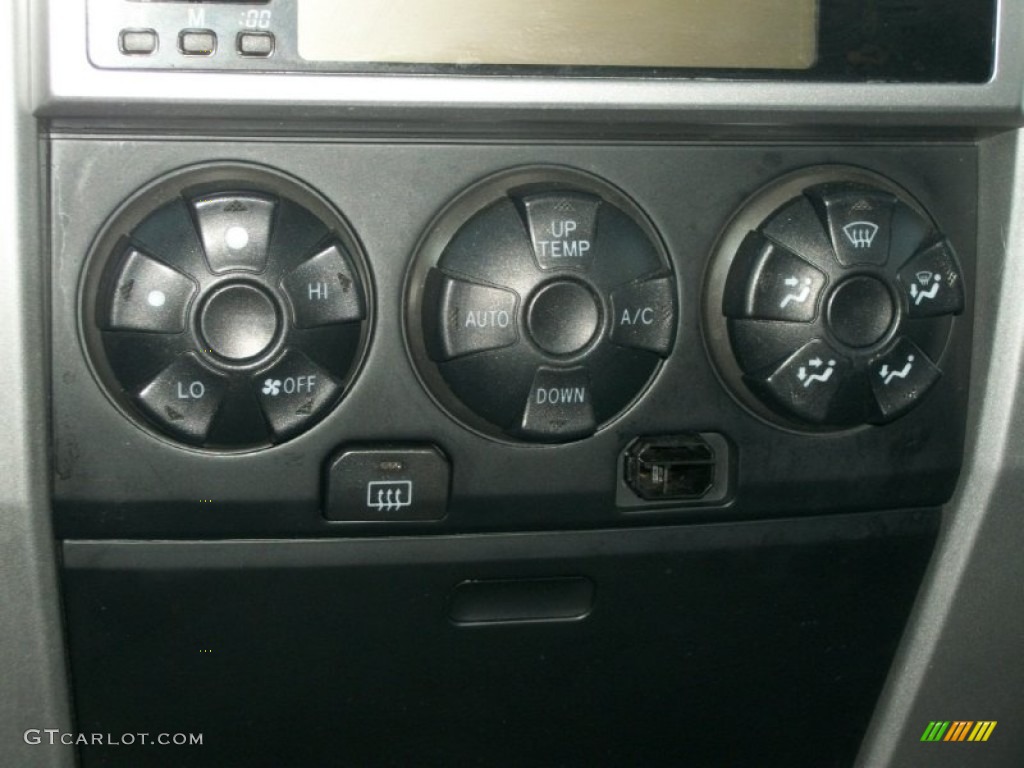2004 Toyota 4Runner SR5 4x4 Controls Photo #73962638