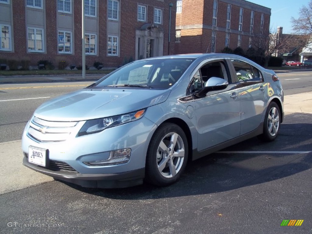 2013 Volt  - Silver Topaz Metallic / Jet Black/Ceramic White Accents photo #3