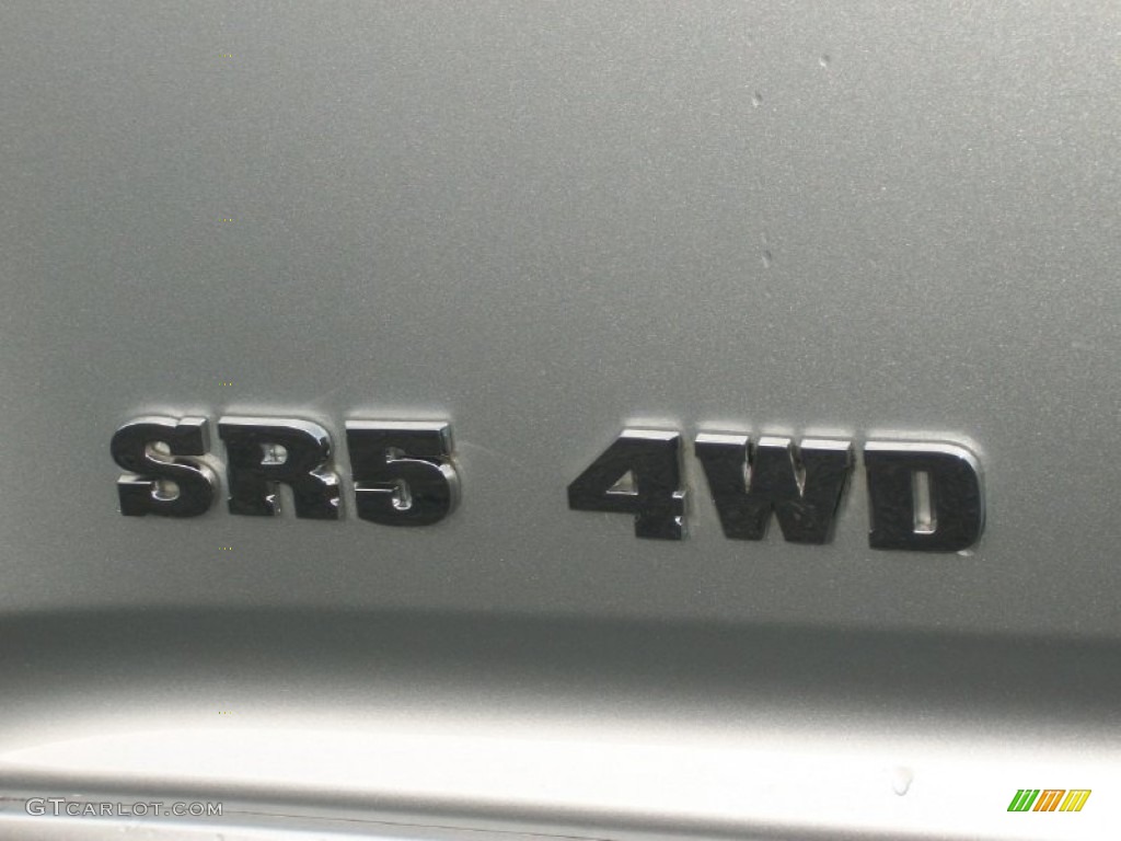 2004 Toyota 4Runner SR5 4x4 Marks and Logos Photo #73962946