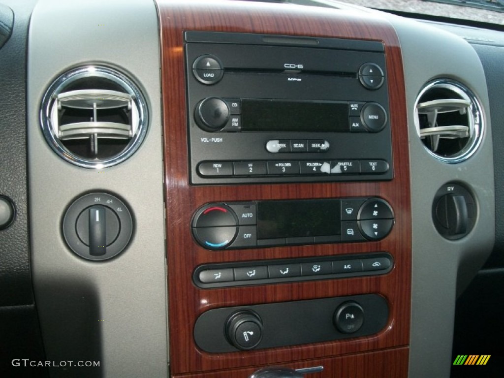 2005 Ford F150 Lariat SuperCrew 4x4 Controls Photo #73963316