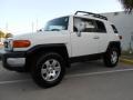 Iceberg White - FJ Cruiser 4WD Photo No. 3