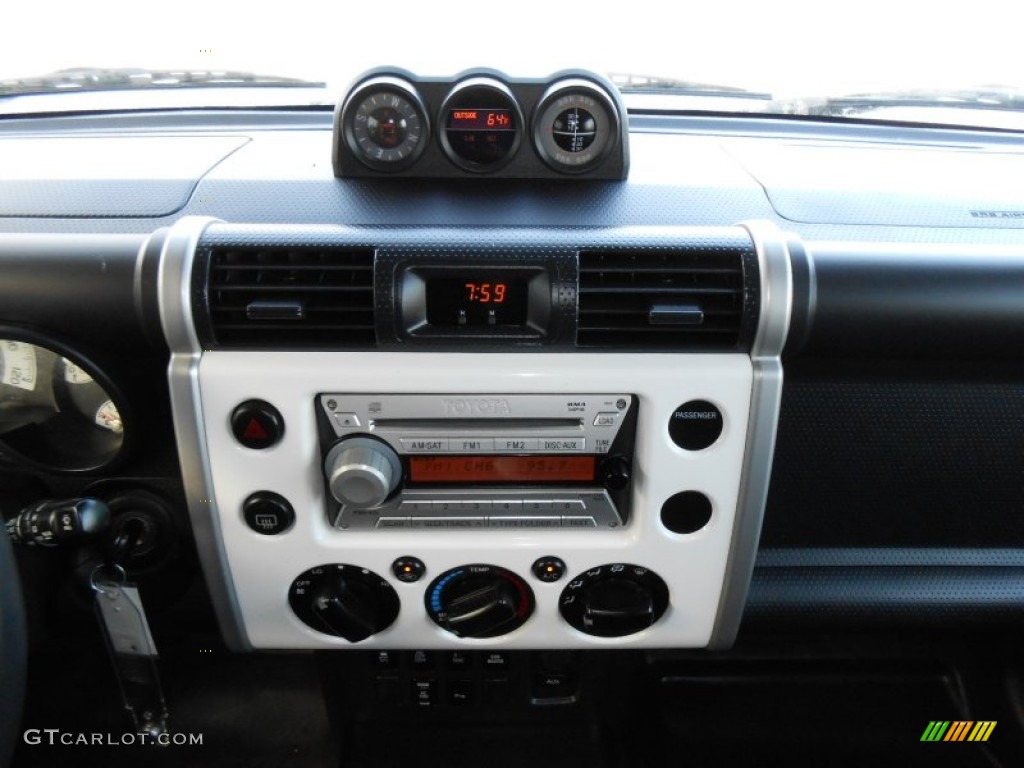 2010 Toyota FJ Cruiser 4WD Controls Photo #73964324