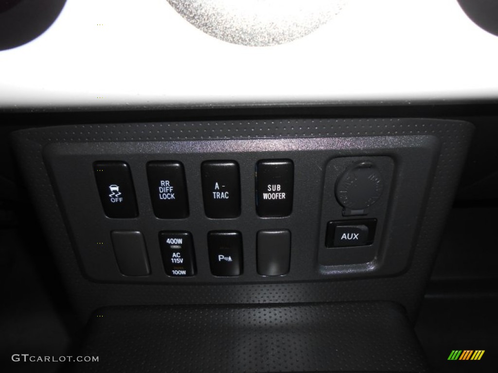 2010 Toyota FJ Cruiser 4WD Controls Photo #73964341