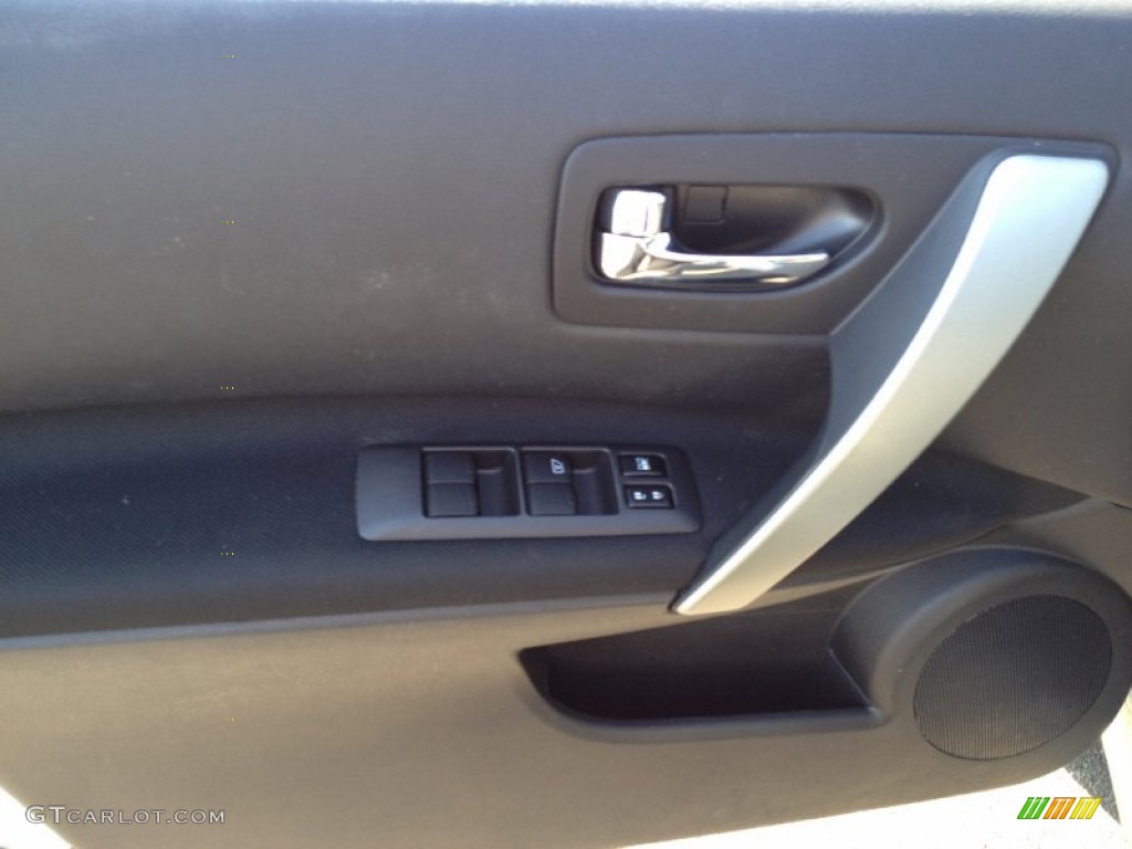 2011 Rogue SV AWD - Silver Ice Metallic / Black photo #9