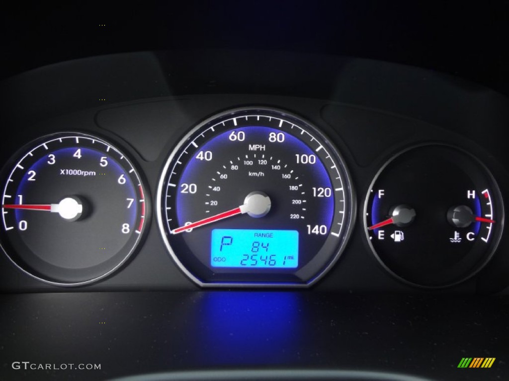 2010 Hyundai Santa Fe GLS 4WD Gauges Photos