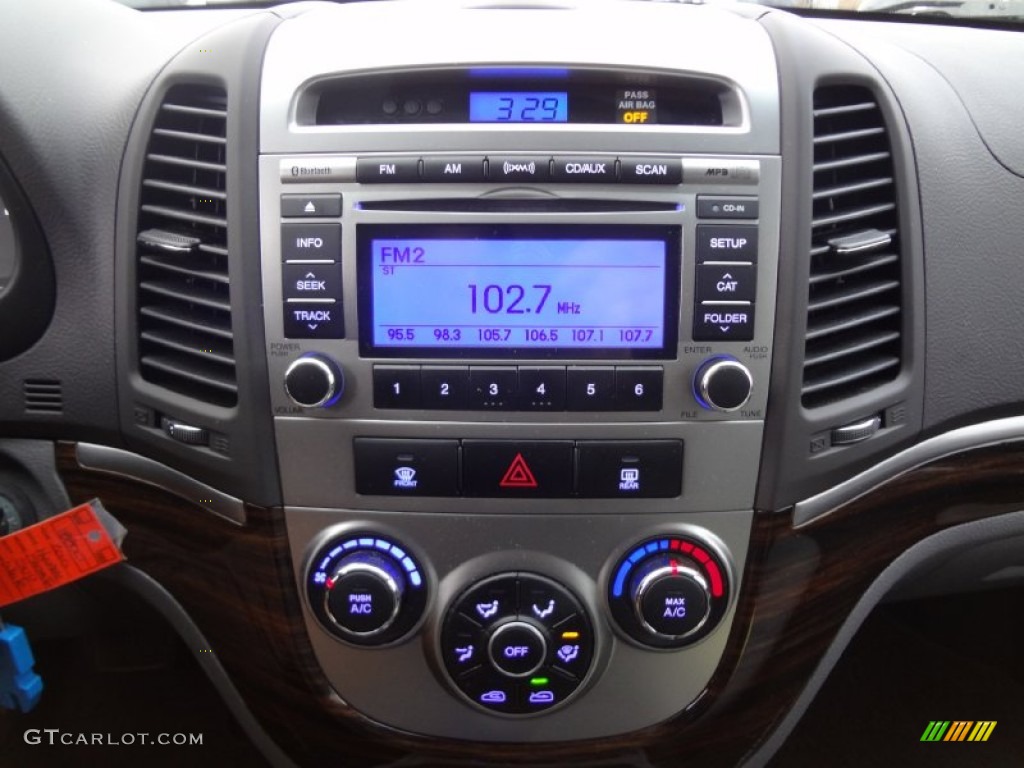2010 Hyundai Santa Fe GLS 4WD Controls Photo #73968176