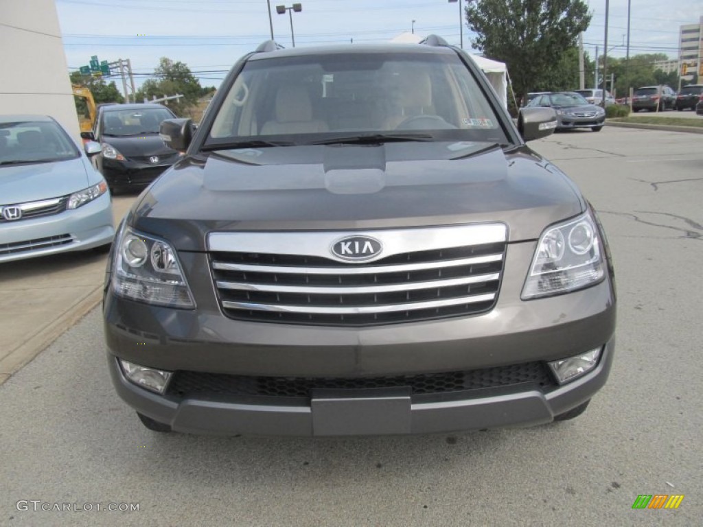 2009 Borrego EX V6 4x4 - Metal Bronze / Beige photo #6