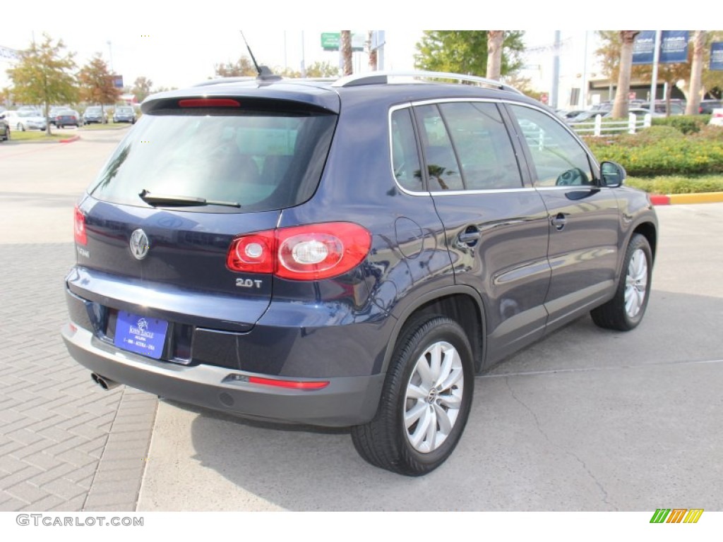 2011 Tiguan SE - Night Blue Metallic / Charcoal photo #8