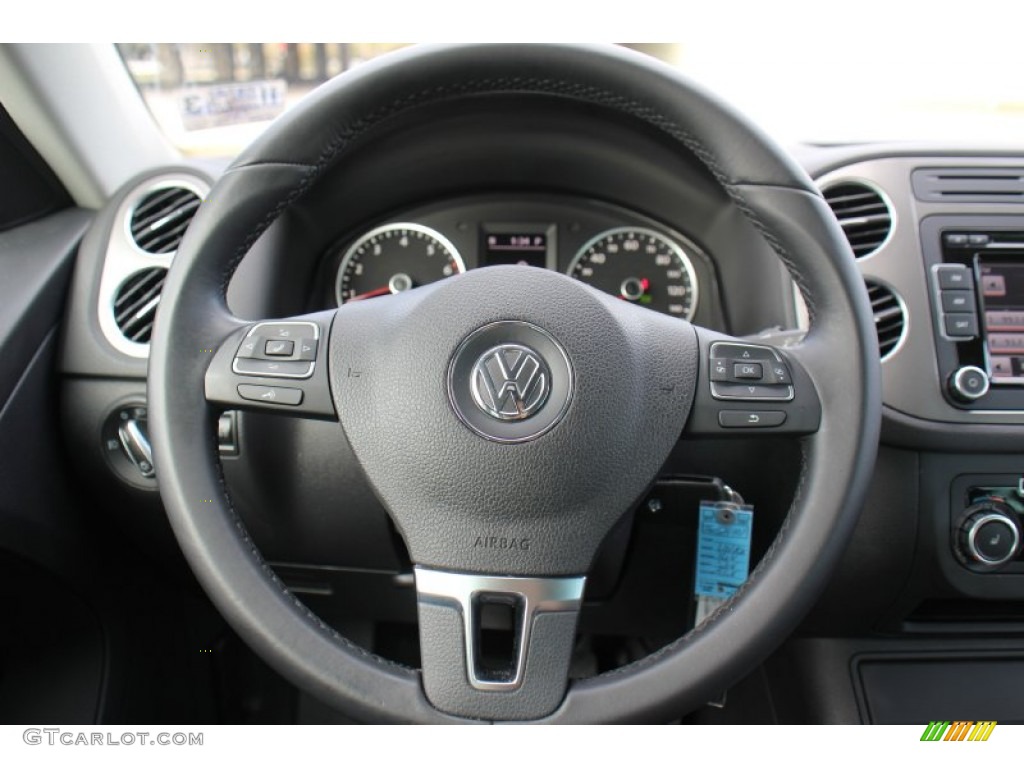 2011 Tiguan SE - Night Blue Metallic / Charcoal photo #15