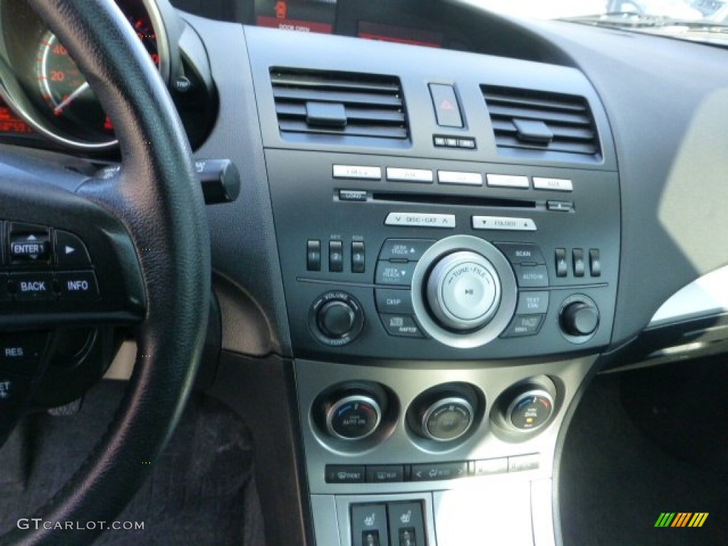 2010 Mazda MAZDA3 s Grand Touring 5 Door Controls Photos