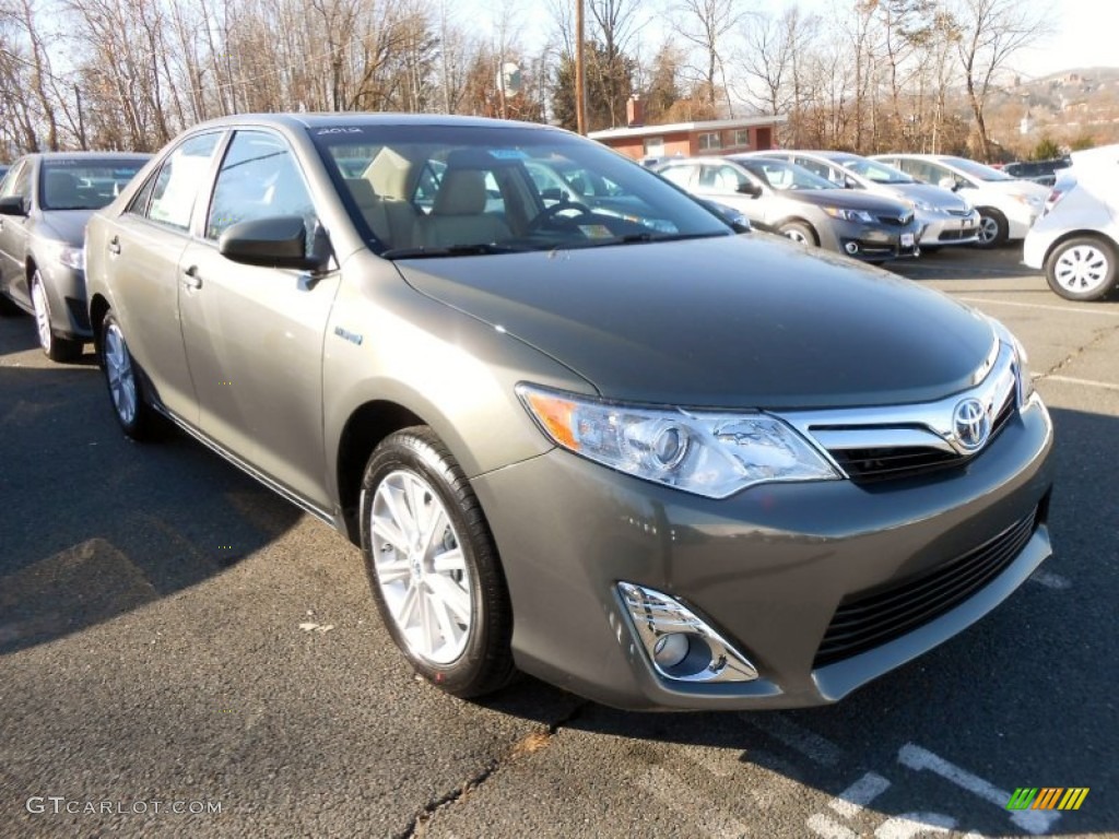 2012 Camry Hybrid XLE - Cypress Green Pearl / Ivory photo #1