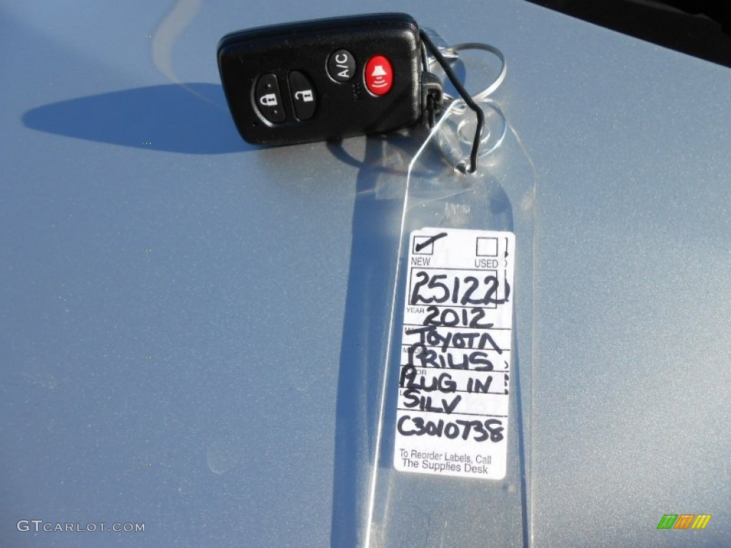 2012 Prius Plug-in Hybrid - Classic Silver Metallic / Dark Gray photo #21