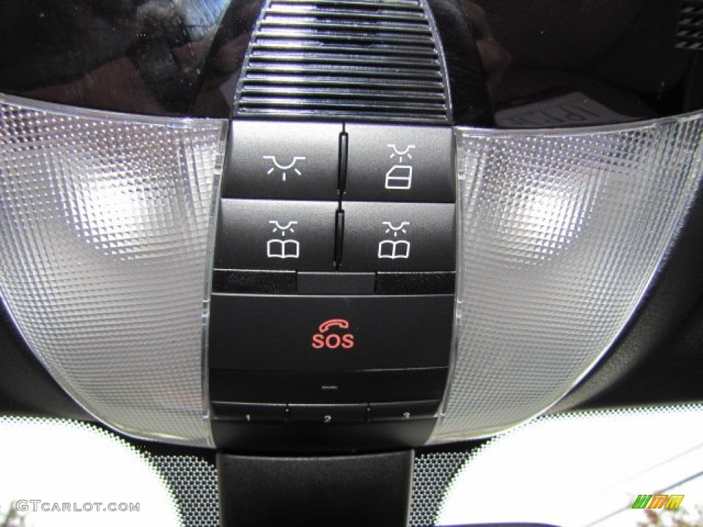 2011 Mercedes-Benz SLK 300 Roadster Controls Photos
