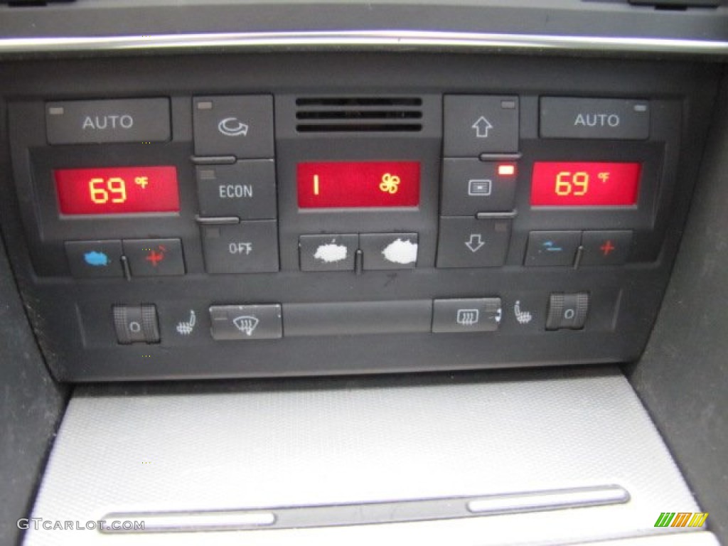 2004 Audi A4 3.0 quattro Sedan Controls Photo #73976271