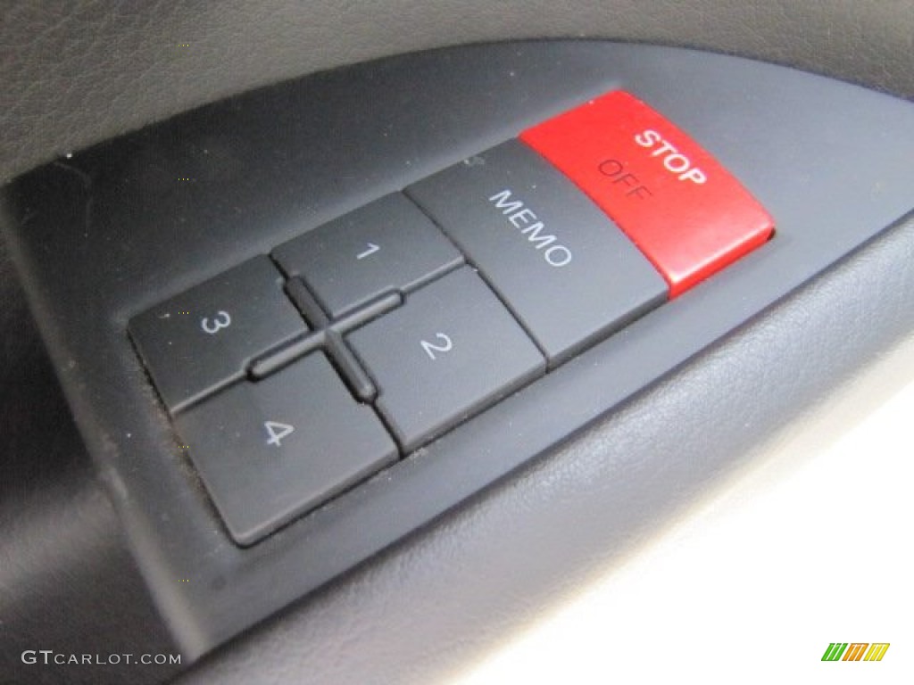 2004 Audi A4 3.0 quattro Sedan Controls Photo #73976411