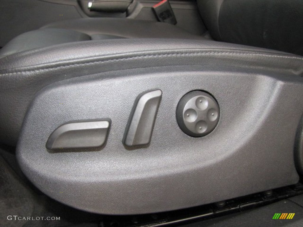 2004 Audi A4 3.0 quattro Sedan Controls Photo #73976435