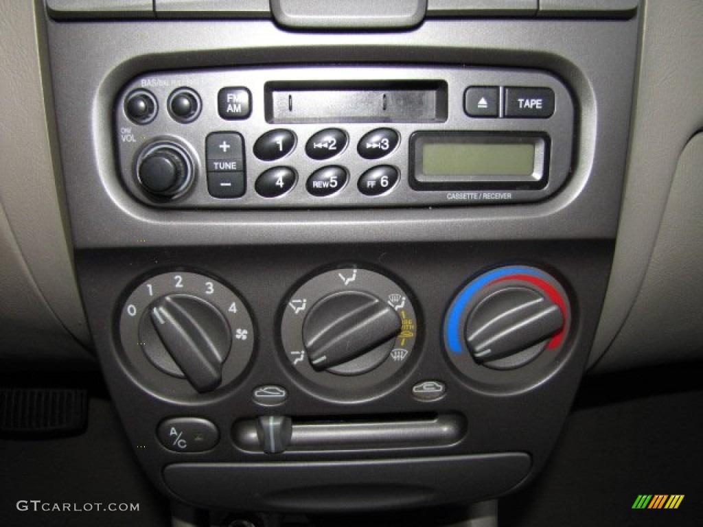 2001 Hyundai Accent GS Coupe Controls Photos