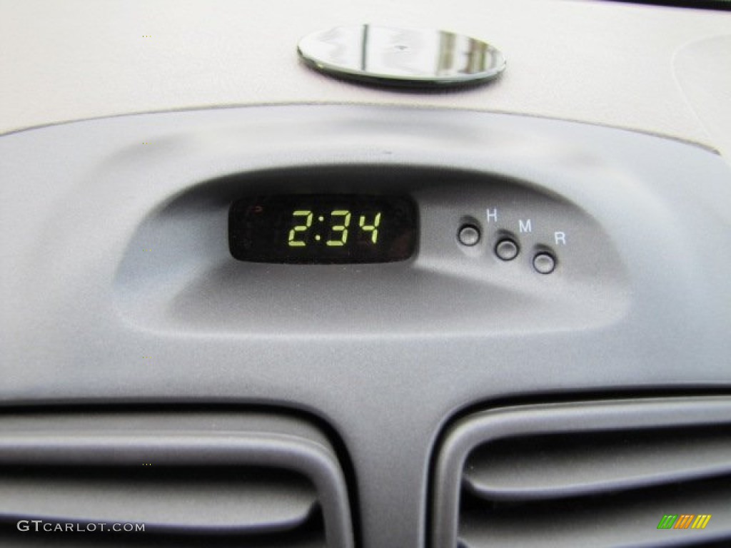 2001 Accent GS Coupe - Noble White / Beige photo #20