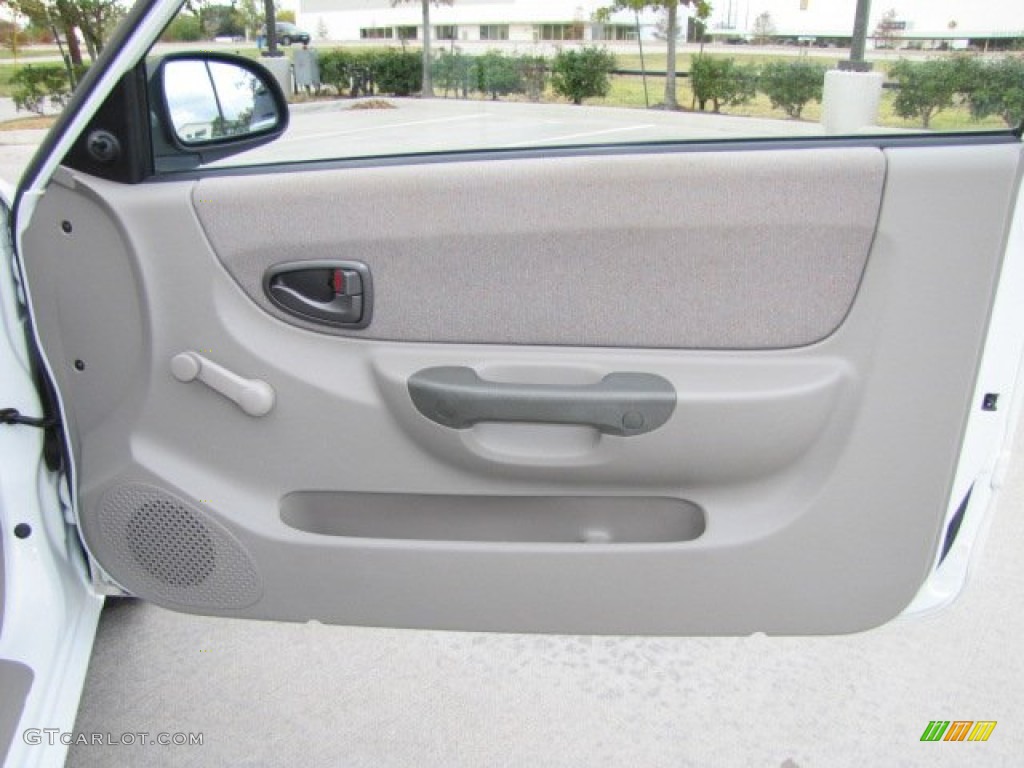 2001 Accent GS Coupe - Noble White / Beige photo #22
