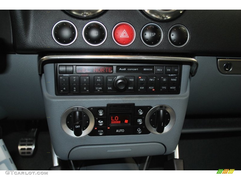 2001 Audi TT 1.8T Coupe Controls Photo #73980629