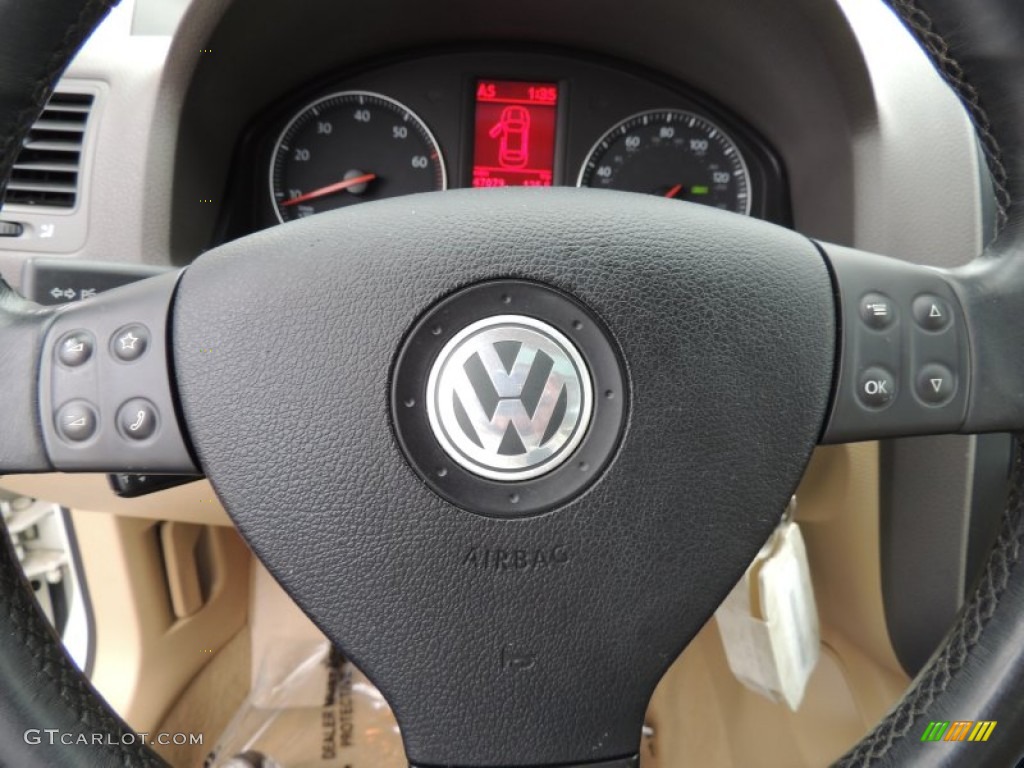 2006 Volkswagen Jetta 2.5 Sedan Pure Beige Steering Wheel Photo #73984874