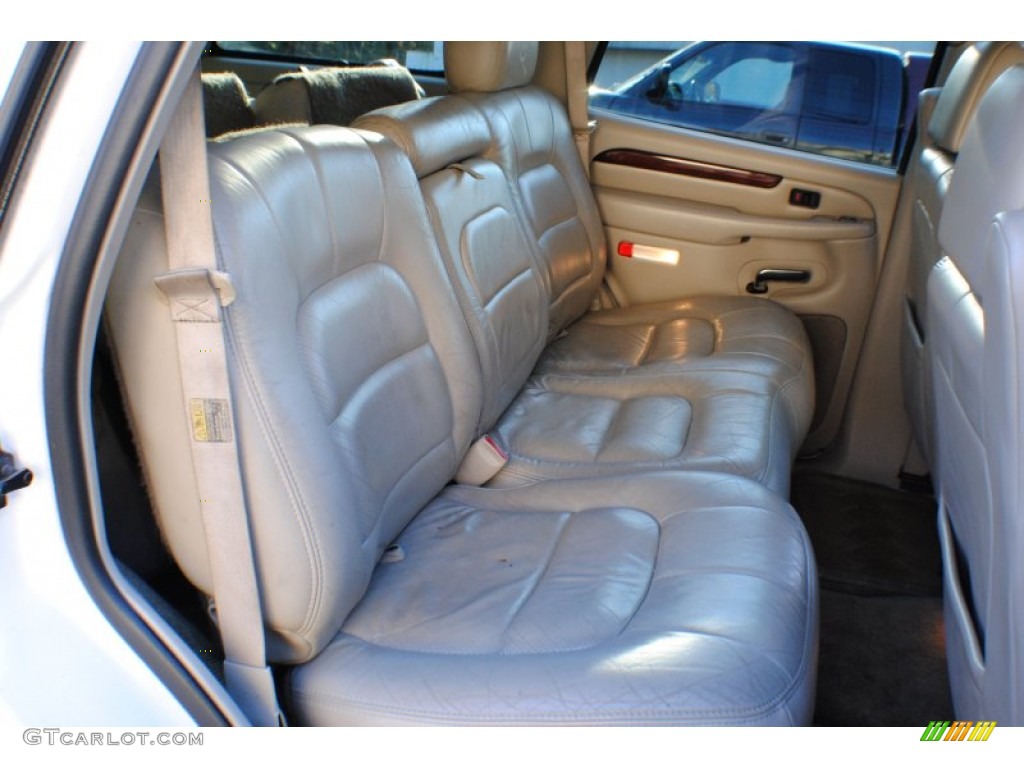 2002 Escalade AWD - Aspen White / Shale photo #13