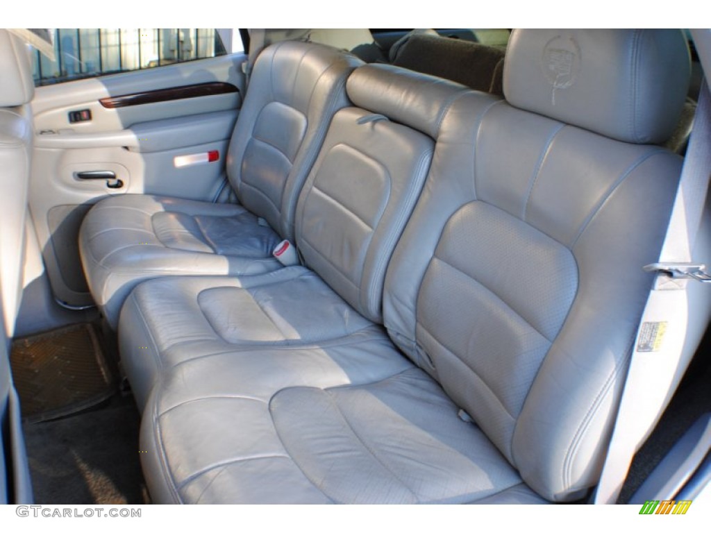 2002 Escalade AWD - Aspen White / Shale photo #16
