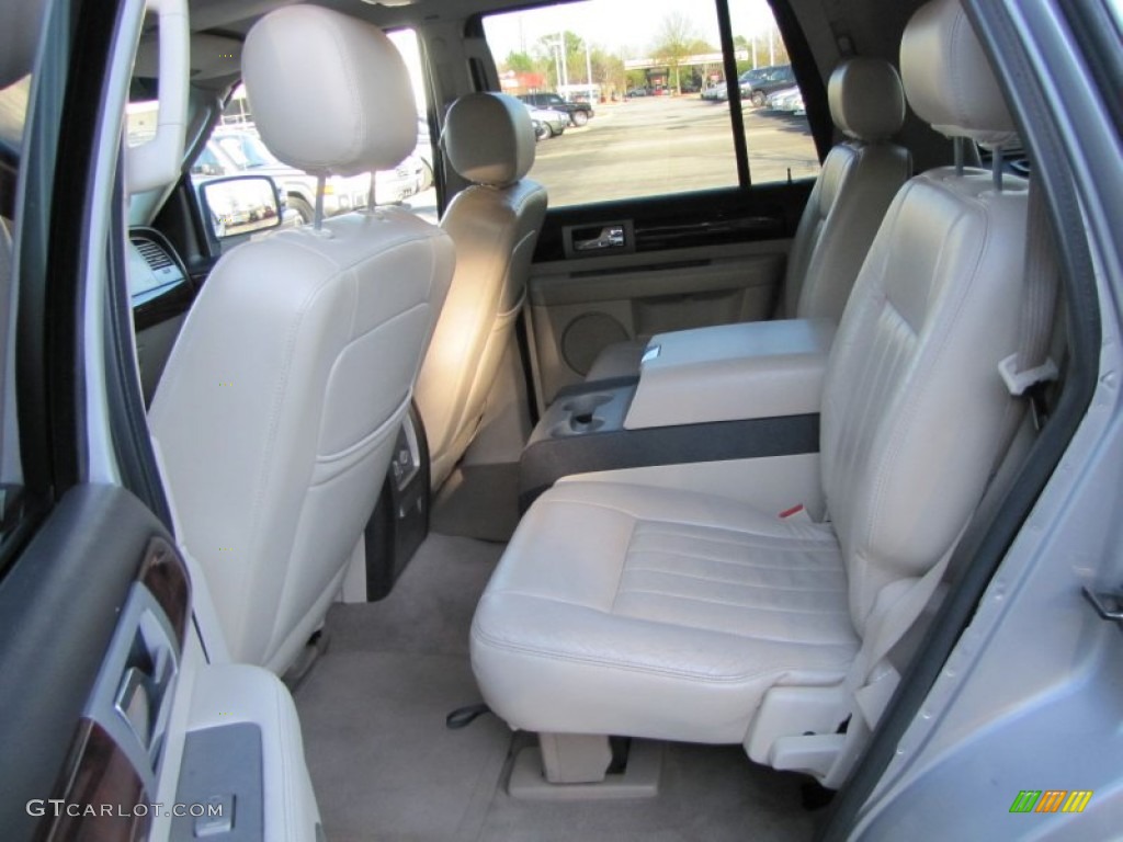 2003 Lincoln Navigator Luxury Rear Seat Photos