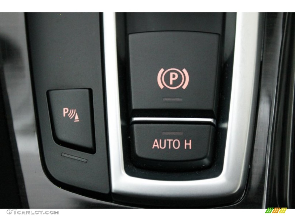 2011 BMW 5 Series 550i Sedan Controls Photo #73990279