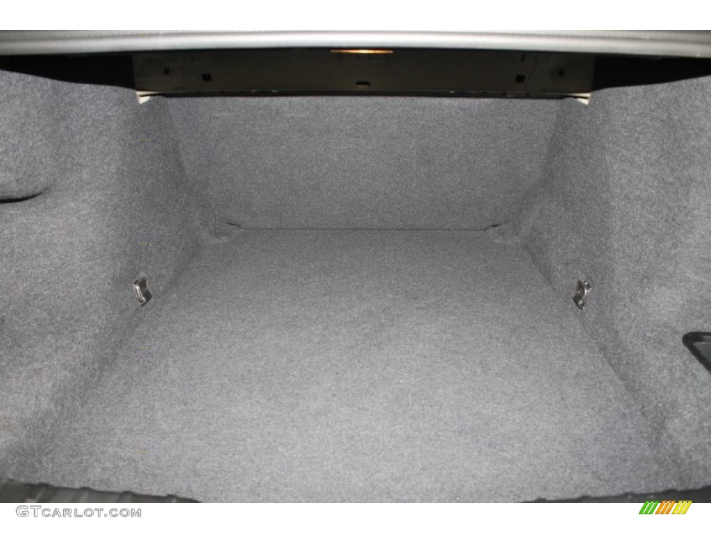 2011 BMW 5 Series 550i Sedan Trunk Photo #73990524