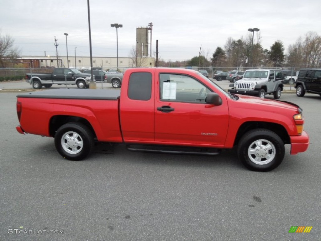 2004 Colorado LS Extended Cab - Victory Red / Very Dark Pewter photo #3
