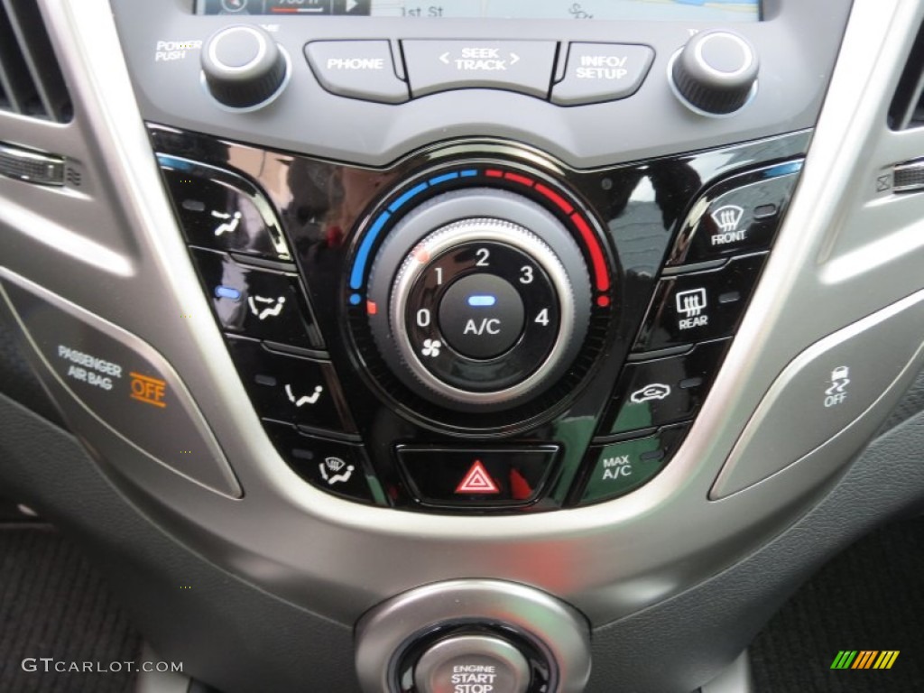 2013 Hyundai Veloster Standard Veloster Model Controls Photo #73992187