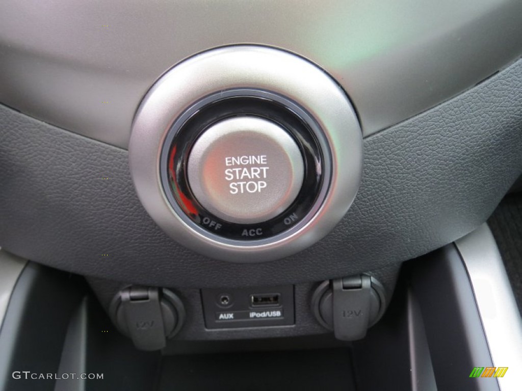 2013 Hyundai Veloster Standard Veloster Model Controls Photo #73992207