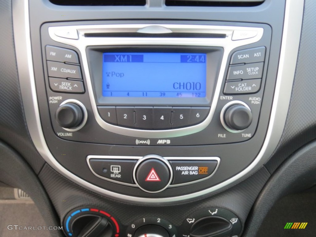 2013 Hyundai Accent GS 5 Door Audio System Photos