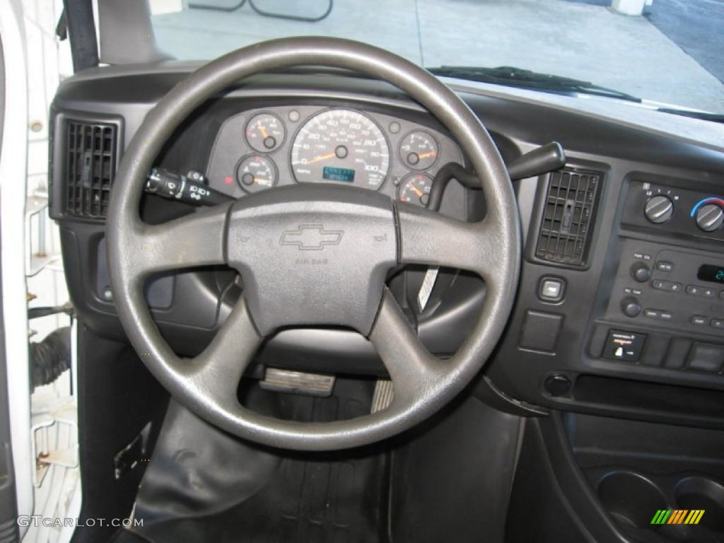2004 Chevrolet Express 3500 Cargo Van Medium Dark Pewter Steering Wheel Photo #73993916