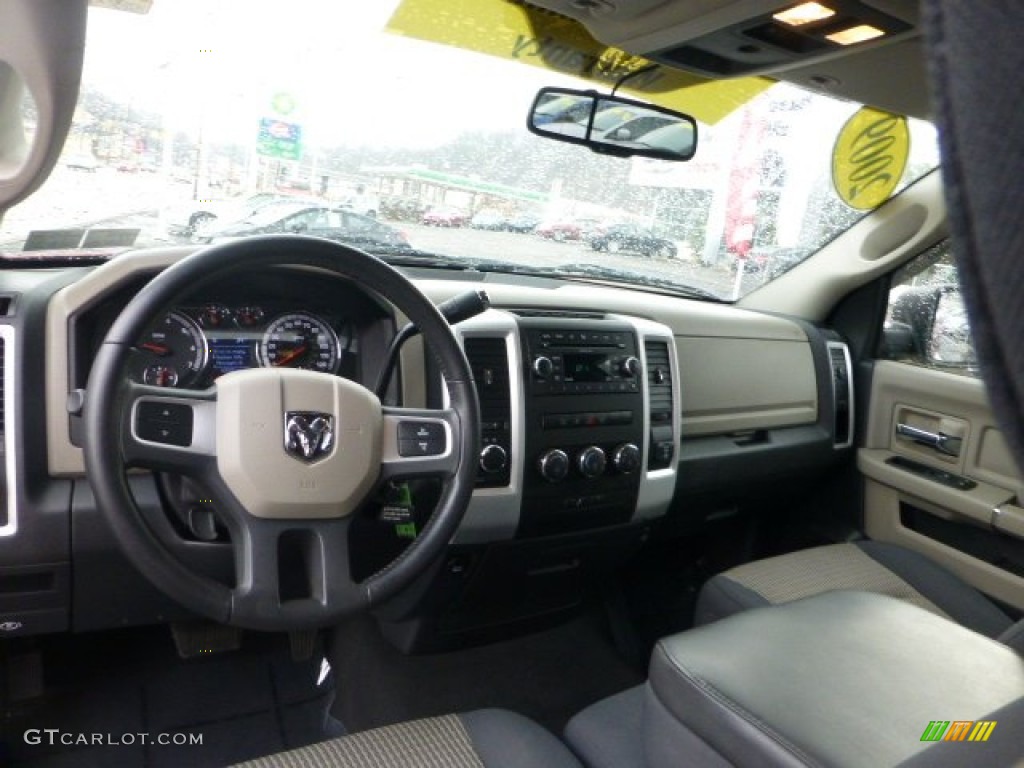 2009 Dodge Ram 1500 SLT Quad Cab 4x4 Dark Slate/Medium Graystone Dashboard Photo #73994097