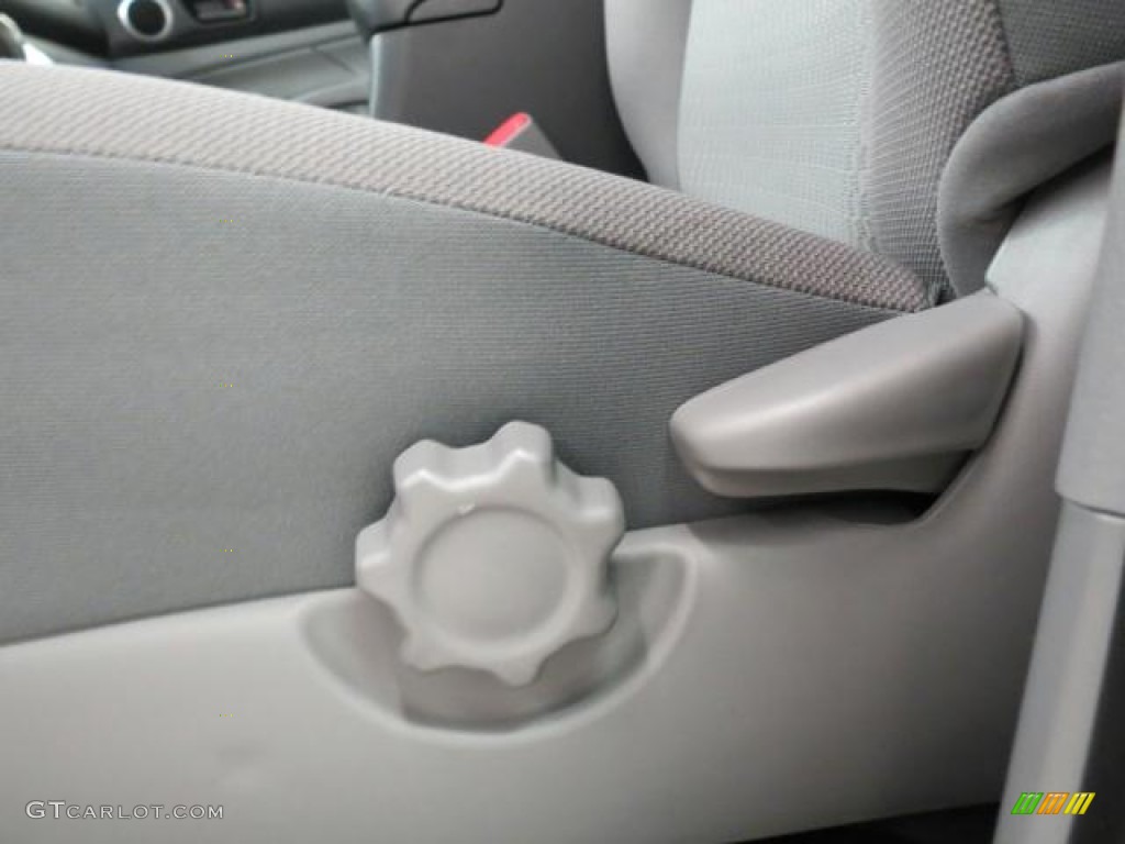 2013 Toyota Tacoma Access Cab Controls Photo #73995224