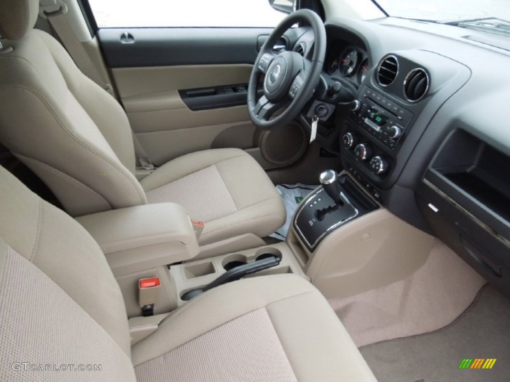 Dark Slate Gray/Light Pebble Interior 2013 Jeep Compass Latitude Photo #73996581