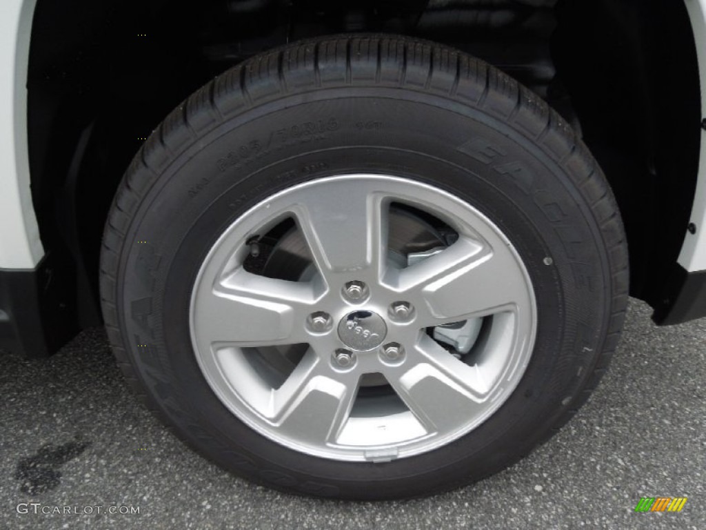 2013 Jeep Compass Latitude Wheel Photo #73996611