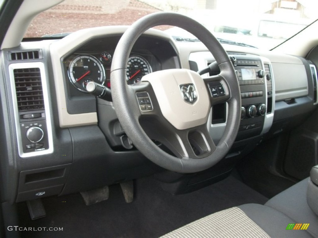 2012 Ram 1500 SLT Quad Cab - Bright White / Dark Slate Gray/Medium Graystone photo #7