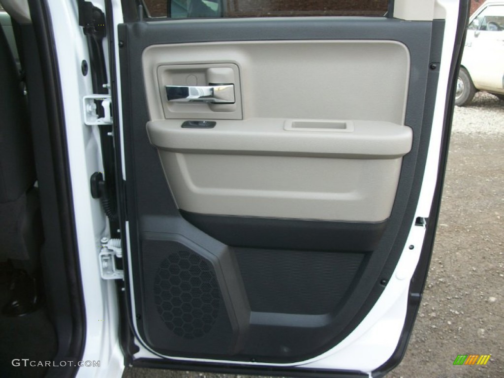 2012 Ram 1500 SLT Quad Cab - Bright White / Dark Slate Gray/Medium Graystone photo #25