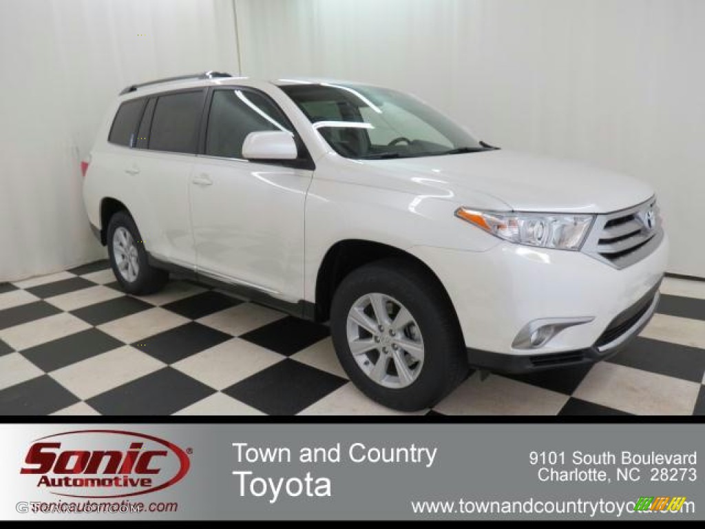 Blizzard White Pearl Toyota Highlander