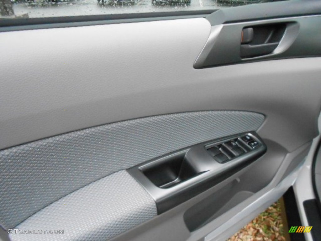 2013 Subaru Forester 2.5 X Platinum Door Panel Photo #74005280